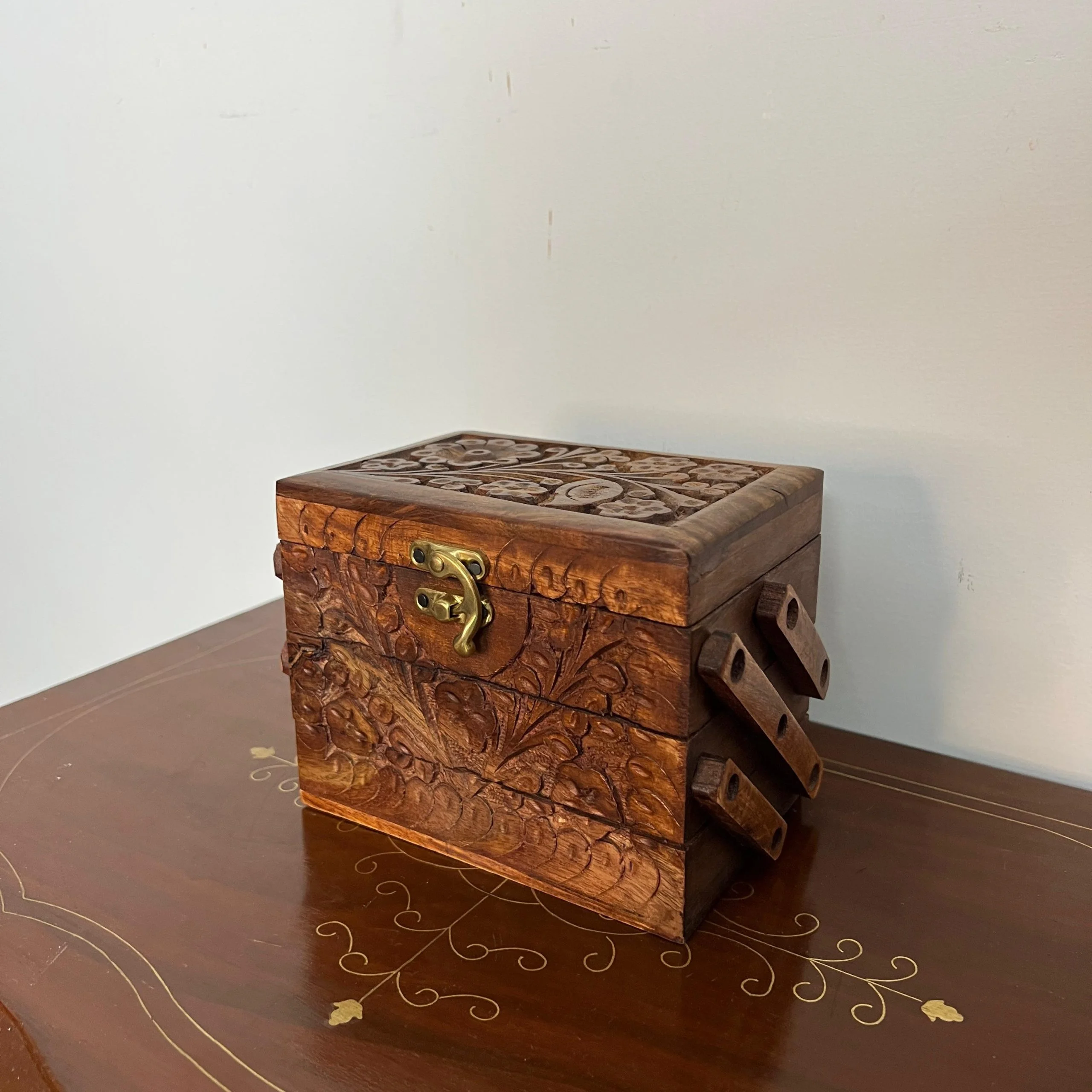 Trifold Jewelry Box β Carving - Image 6